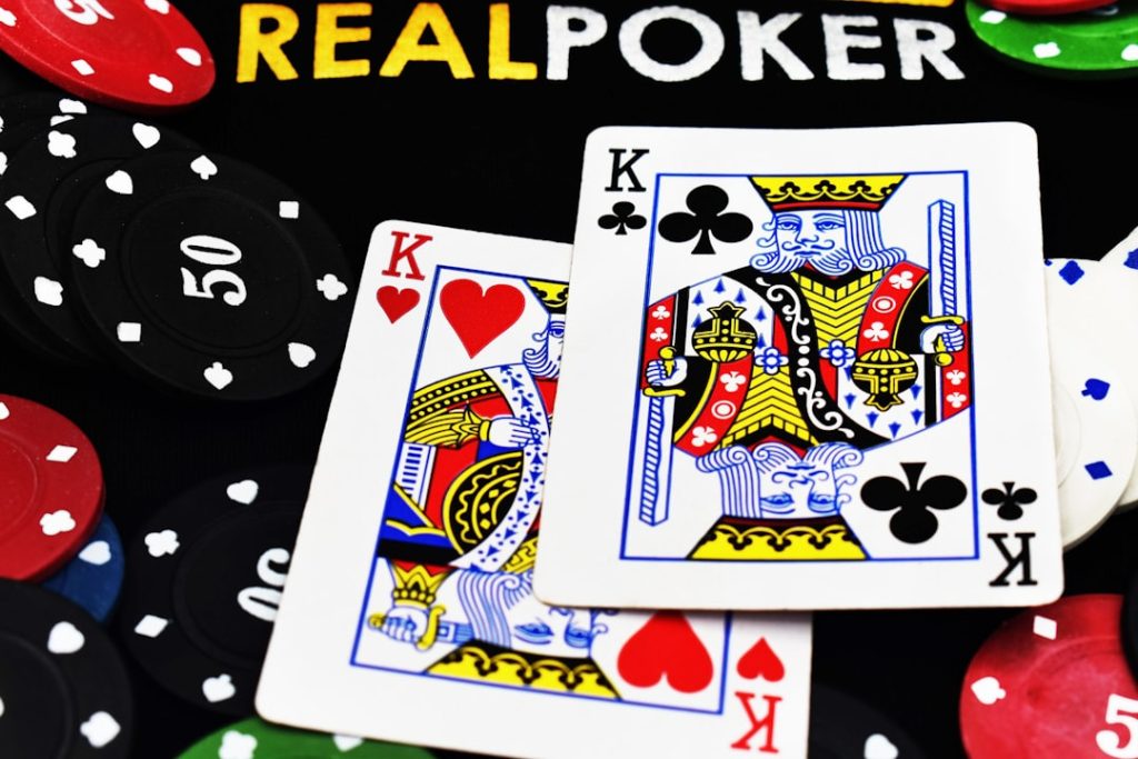 Canlı Casino Dealers: Gerçek Mi, Sahte Mi? Uzman Açıklaması